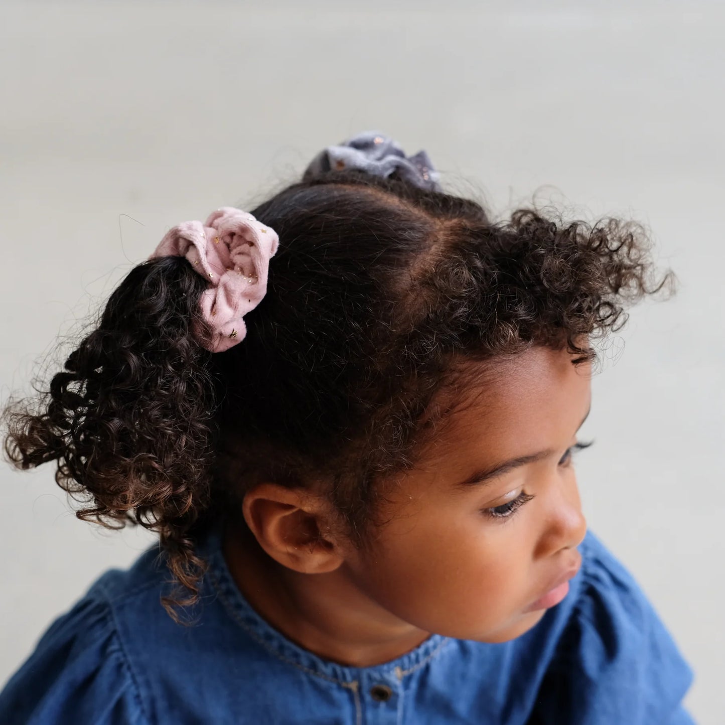 Scrunchies in velluto stellato