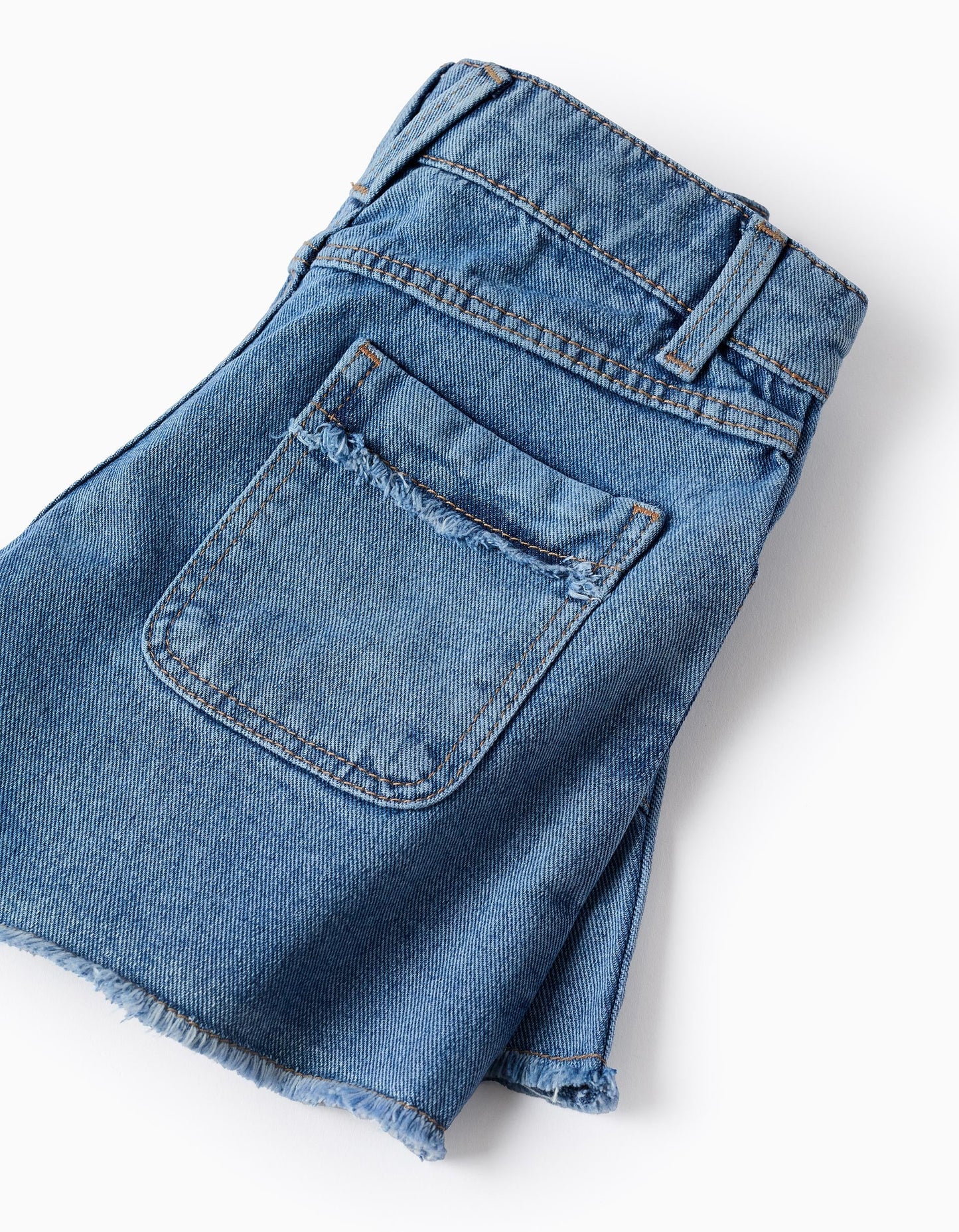 Pantaloncini in denim con orli sfrangiati