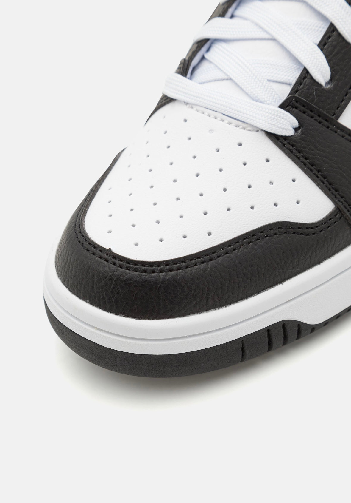 Puma Rebound V6 low