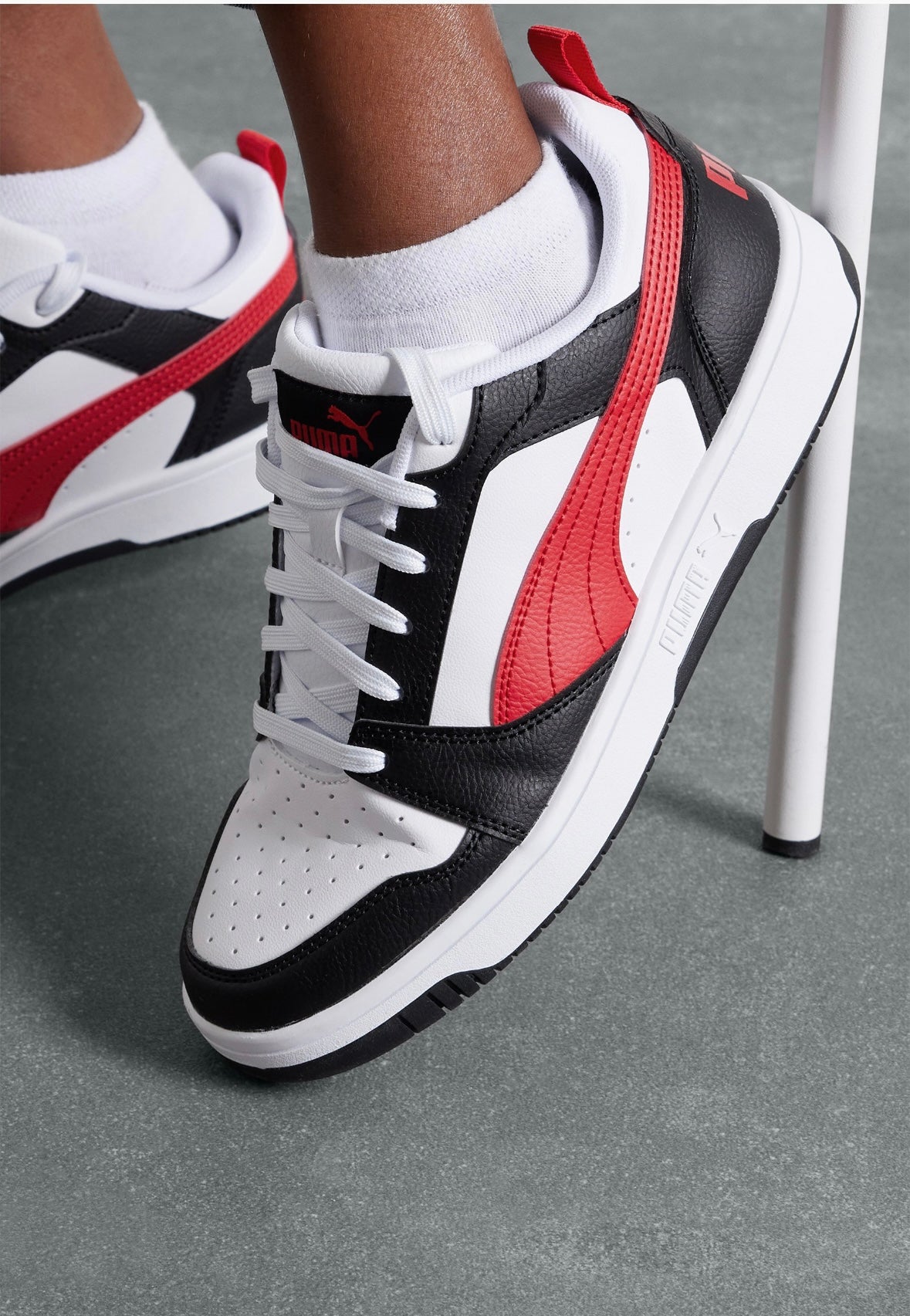 Puma Rebound V6 low